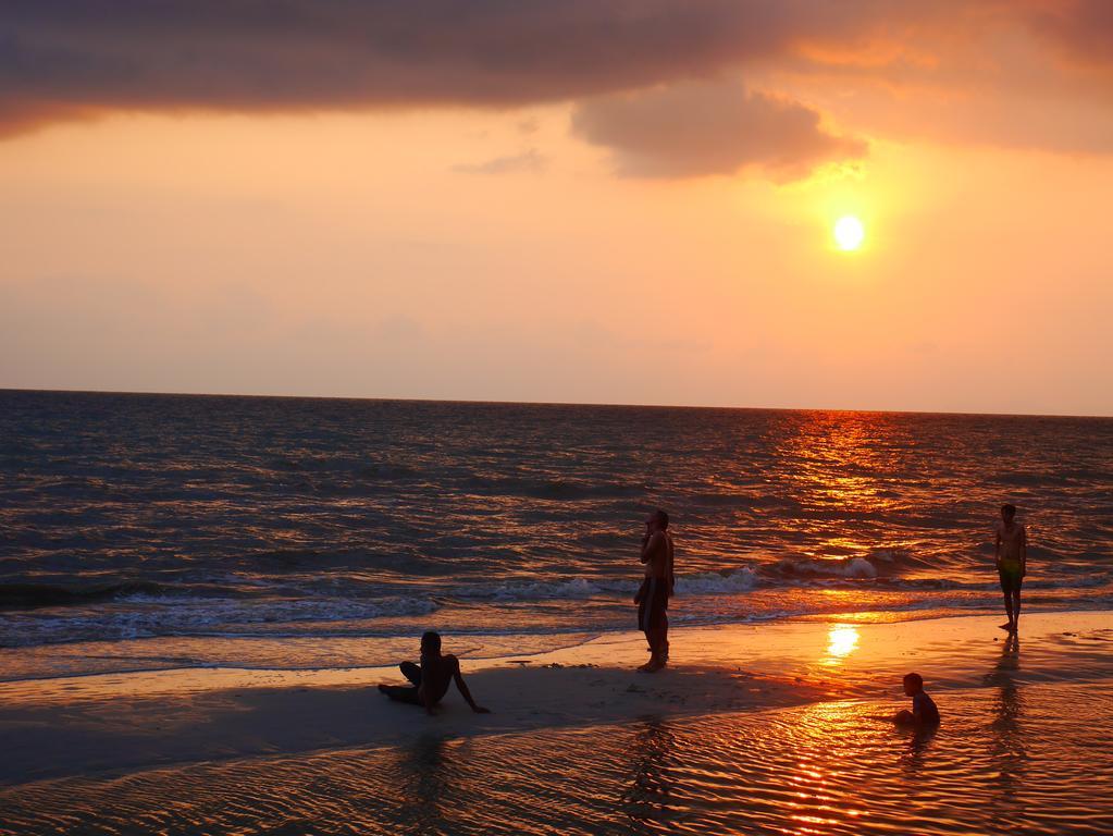 Mango Beach Resort Trat Exteriör bild